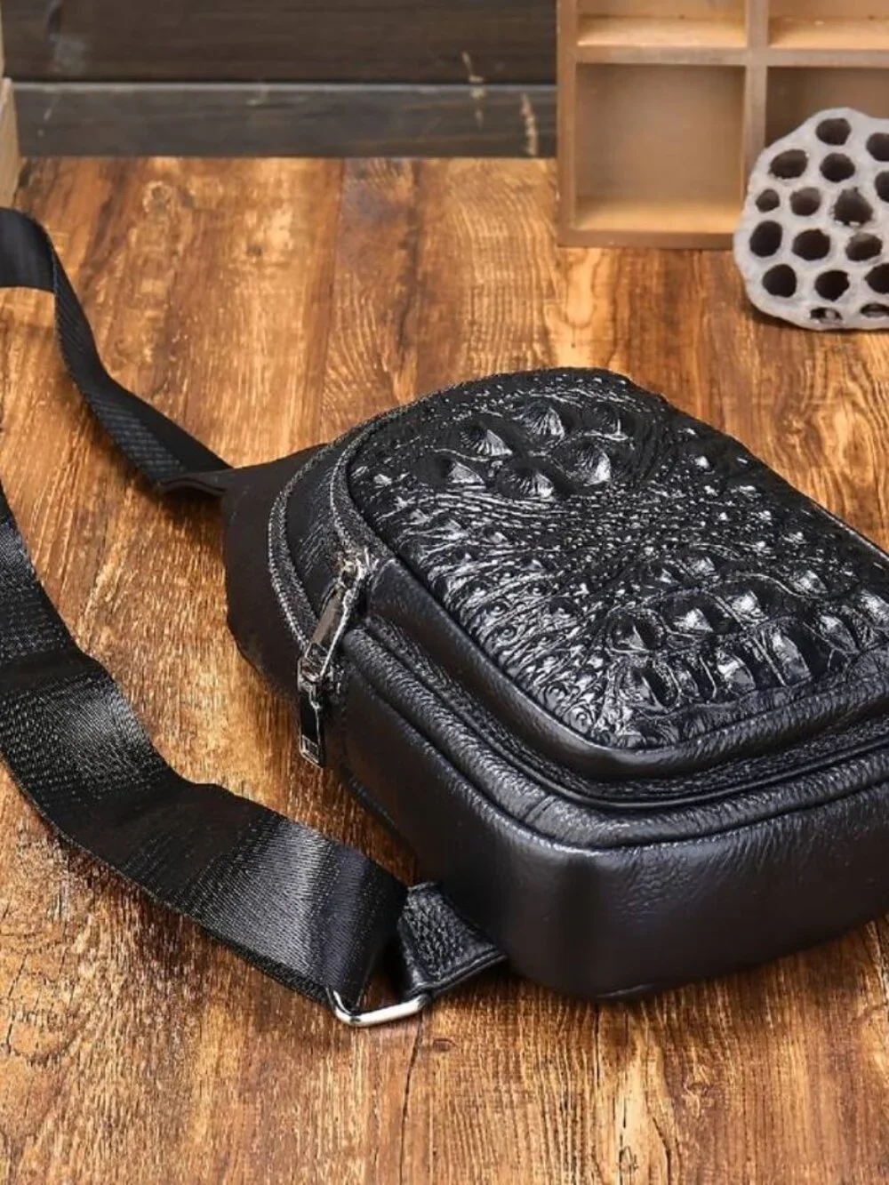 Crocodile Pattern Sling Bag Unisex Travel Backpack Adjustable Straps